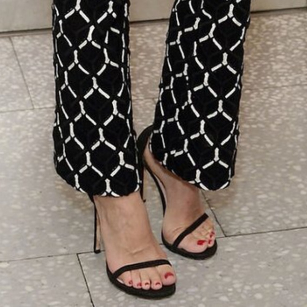 EXPRESS nudist style heels sexy black 8